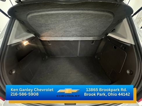 Used 2022 Chevrolet Trax LT w/ LT Convenience Package AWD/4WD image 19
