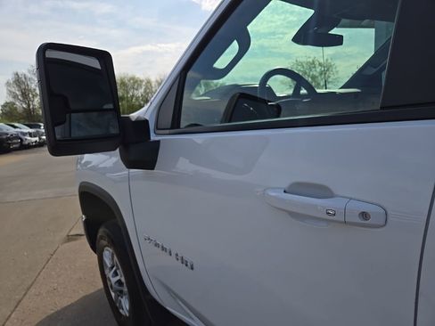 Used 2025 Chevrolet Silverado 2500 LT w/ Convenience Package AWD/4WD image 38