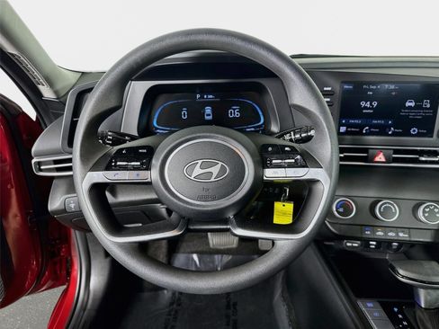 Certified 2026 Hyundai Elantra SE FWD image 12