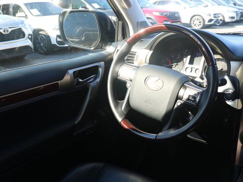 Used 2017 Lexus GX 460 Luxury image 28