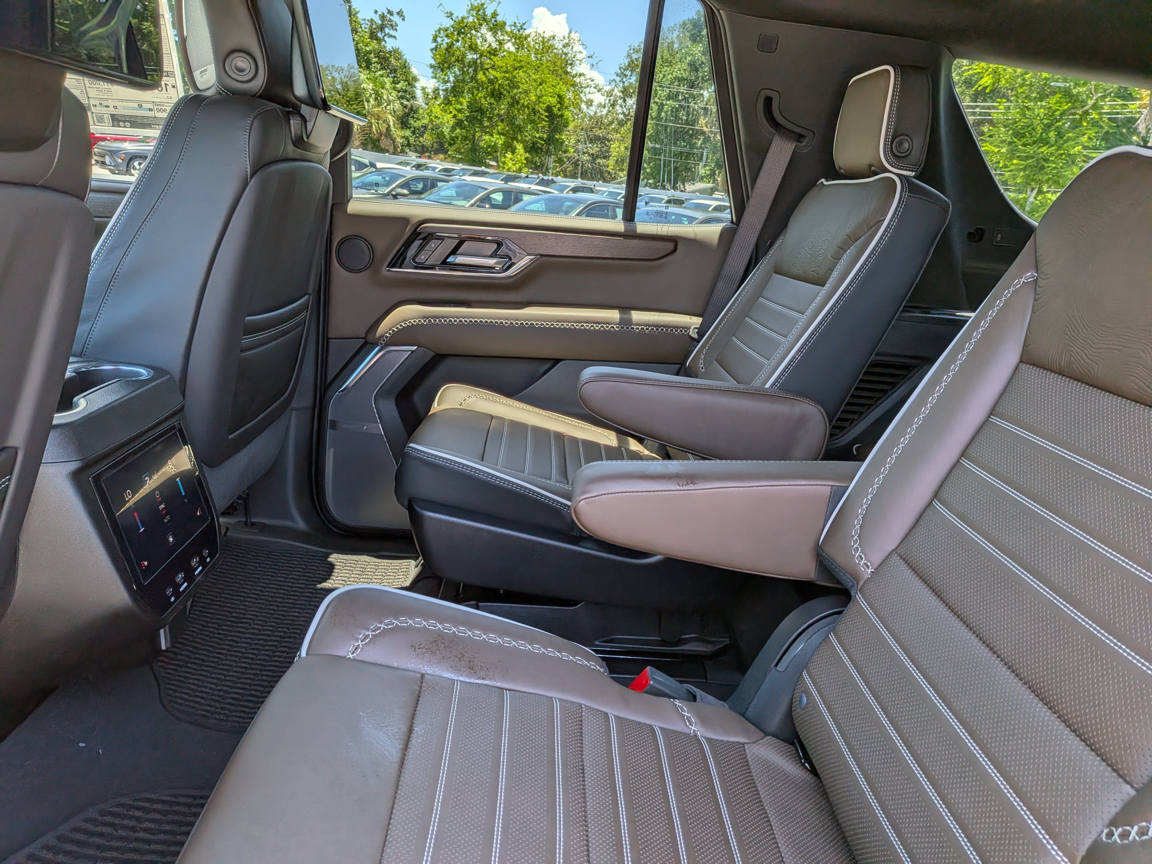 New 2026 GMC Yukon Denali Ultimate AWD/4WD image 17