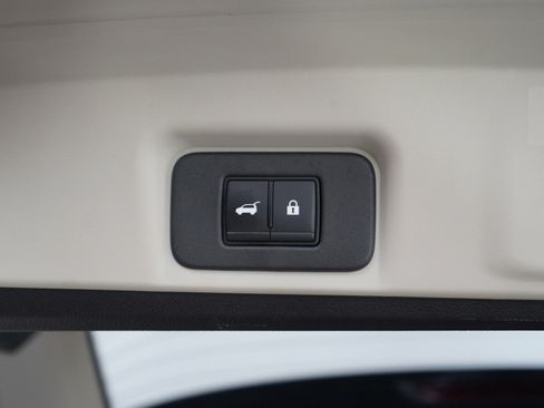 Used 2023 Nissan Ariya image 11