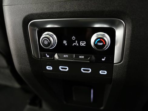 Used 2021 GMC Yukon XL Denali w/ Denali Premium Package AWD/4WD image 50