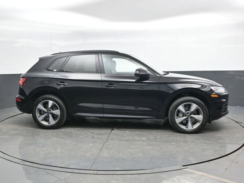 Used 2020 Audi Q5 2.0T Premium w/ Titanium Sport Package image 4