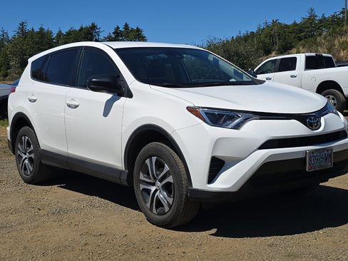 Used 2018 Toyota RAV4 LE w/ All Weather Liner Package AWD/4WD image 2