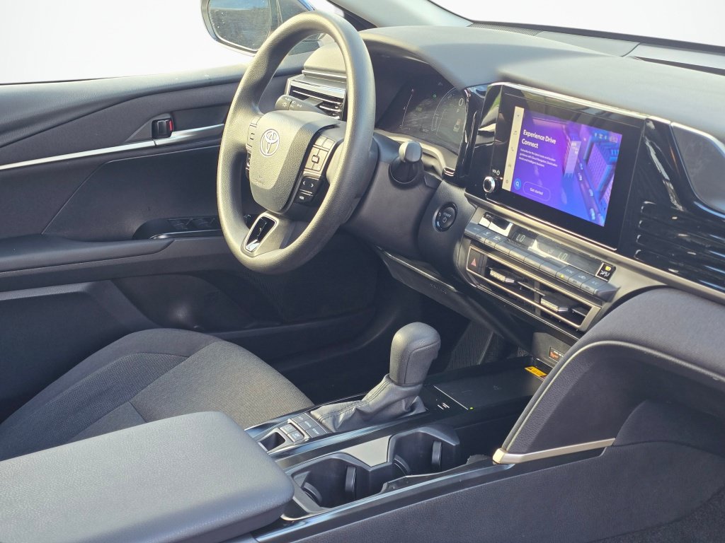 Used 2025 Toyota Camry LE FWD image 28