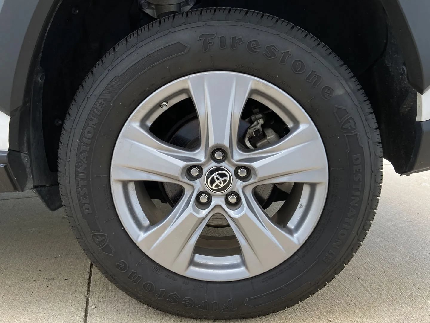 Used 2022 Toyota RAV4 LE AWD/4WD image 8