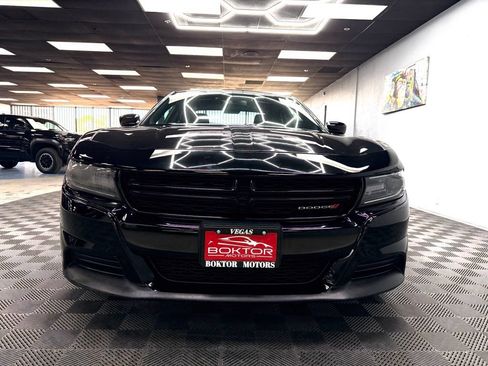 Used 2020 Dodge Charger SXT w/ Leather Interior Group RWD image 3