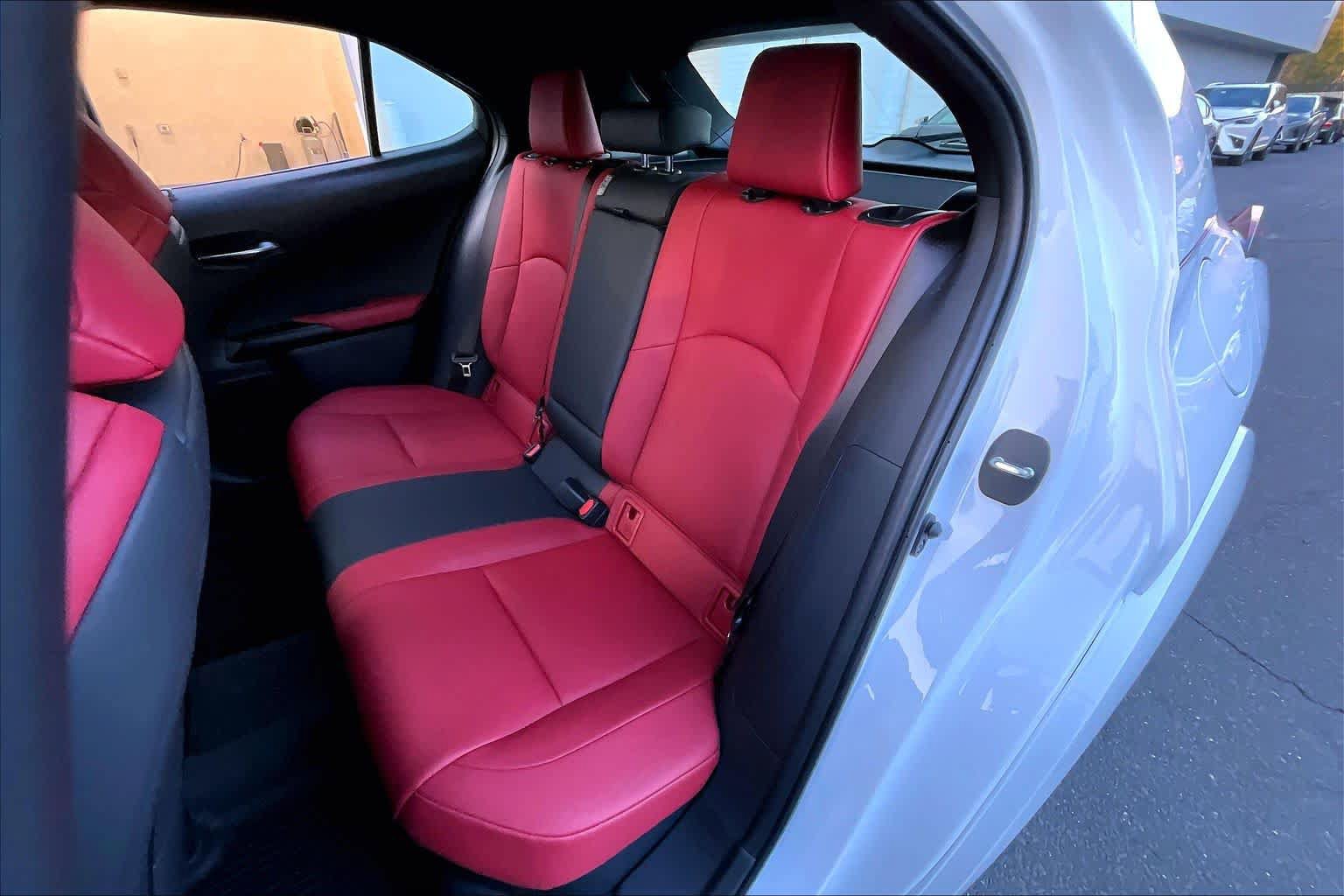 Used 2024 Lexus UX 250h F Sport AWD/4WD image 22