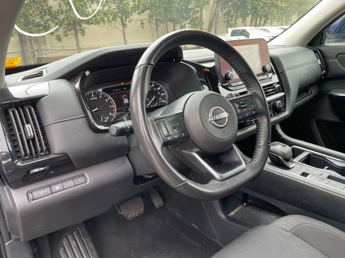 Used 2024 Nissan Pathfinder SV w/ Cargo Package image 10