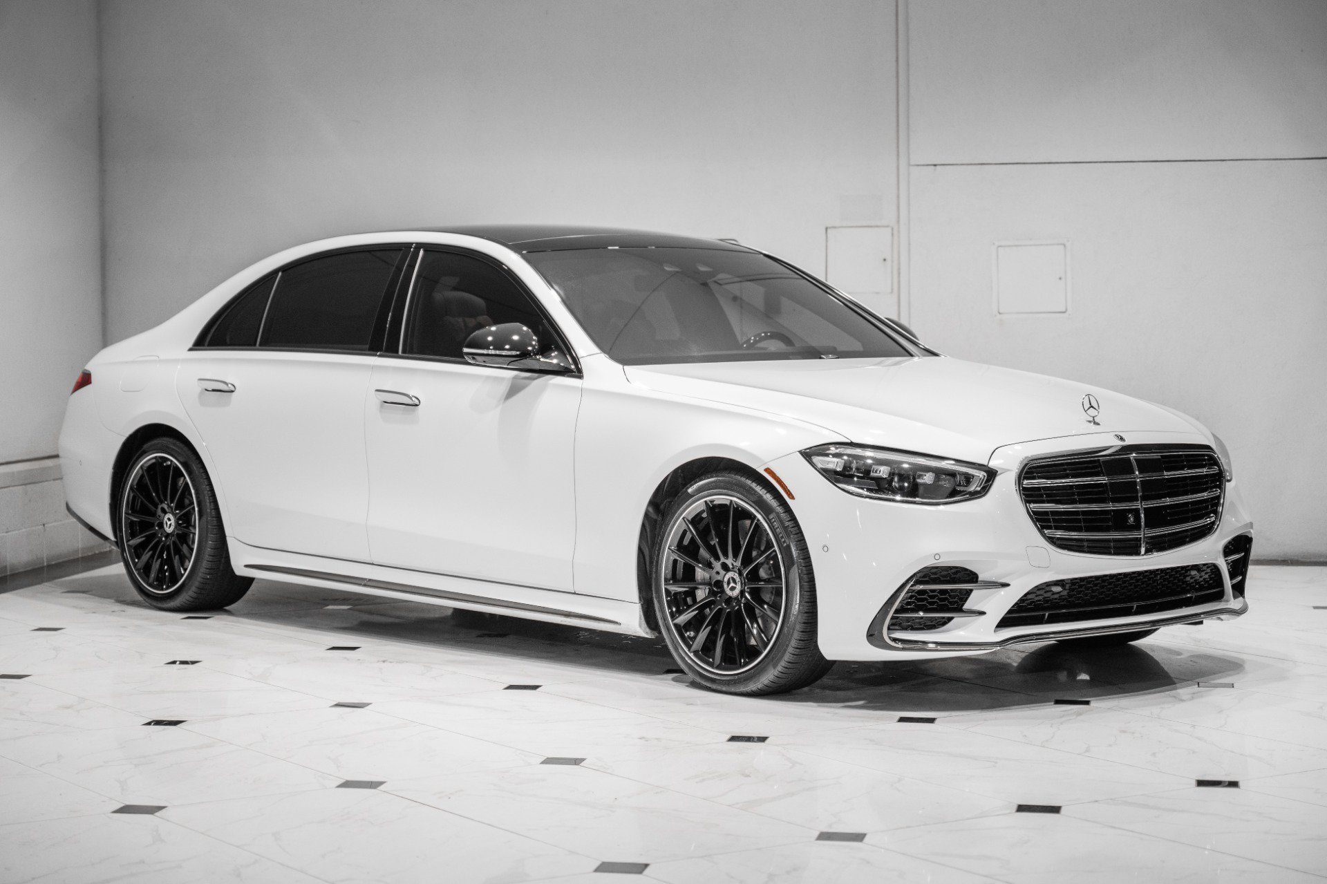 Used 2025 Mercedes-Benz S 580 4MATIC Sedan image 3