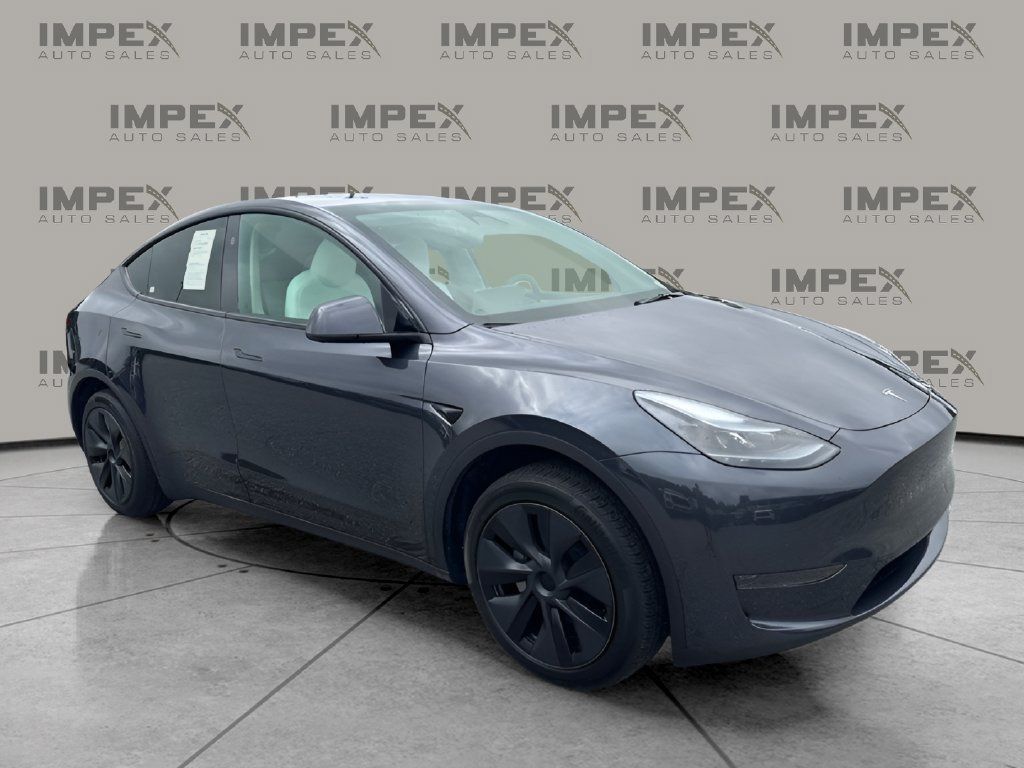 Used 2024 Tesla Model Y Long Range RWD image 7