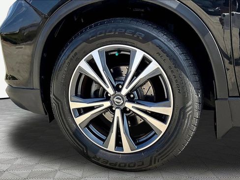 Used 2017 Nissan Rogue SL w/ SL Premium Package FWD image 34