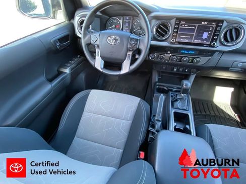 Certified 2022 Toyota Tacoma TRD Off-Road AWD/4WD image 32