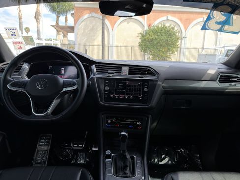 Used 2023 Volkswagen Tiguan SE R-Line image 24