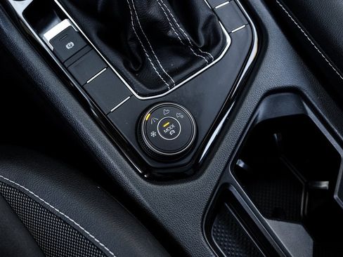 Used 2023 Volkswagen Taos SE image 38