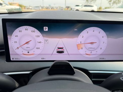 Used 2026 Genesis GV70 2.5T Select image 10