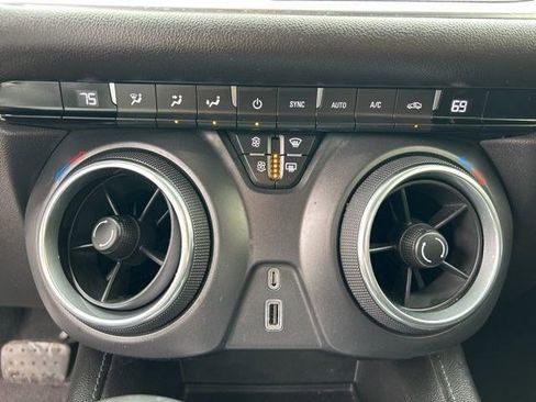 Used 2020 Chevrolet Blazer LT image 27