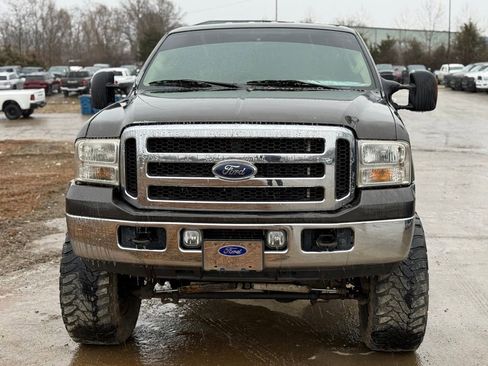 Used 2006 Ford F250 Lariat image 3