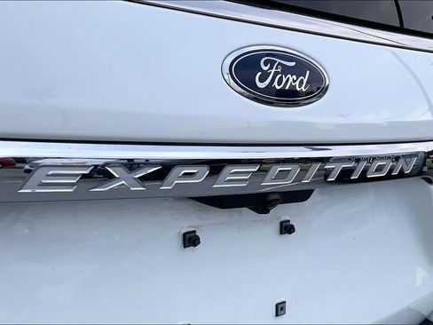 Used 2020 Ford Expedition XLT w/ Equipment Group 202A RWD image 10