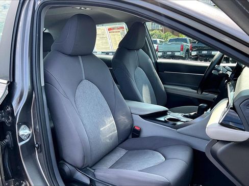 Used 2024 Toyota Camry LE w/ Convenience Package FWD image 7