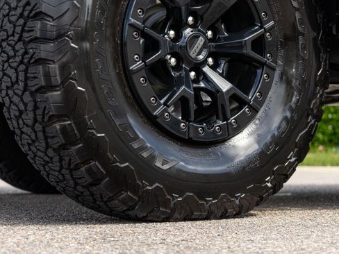 Used 2023 Ford F150 Raptor w/ Raptor 37 Performance Package AWD/4WD image 23