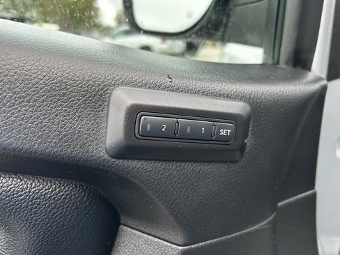 Used 2017 Nissan Titan SL image 33