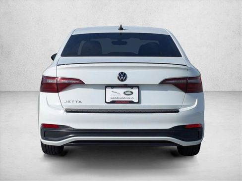 Used 2023 Volkswagen Jetta Sport image 7