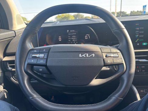 Used 2026 Kia Sportage LX FWD image 23