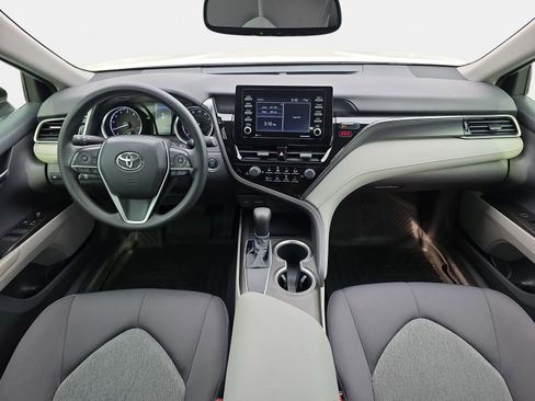 Used 2021 Toyota Camry LE w/ Convenience Package image 9