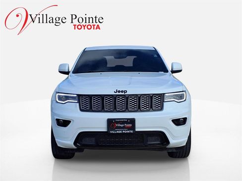 Used 2022 Jeep Grand Cherokee Laredo X image 11