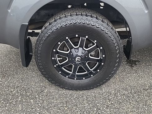 Used 2019 Nissan Frontier SV AWD/4WD image 9