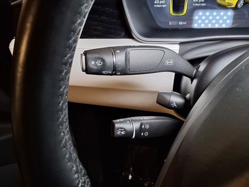 Used 2019 Tesla Model X 75D image 7