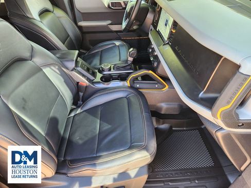 Used 2023 Ford Bronco Badlands image 21
