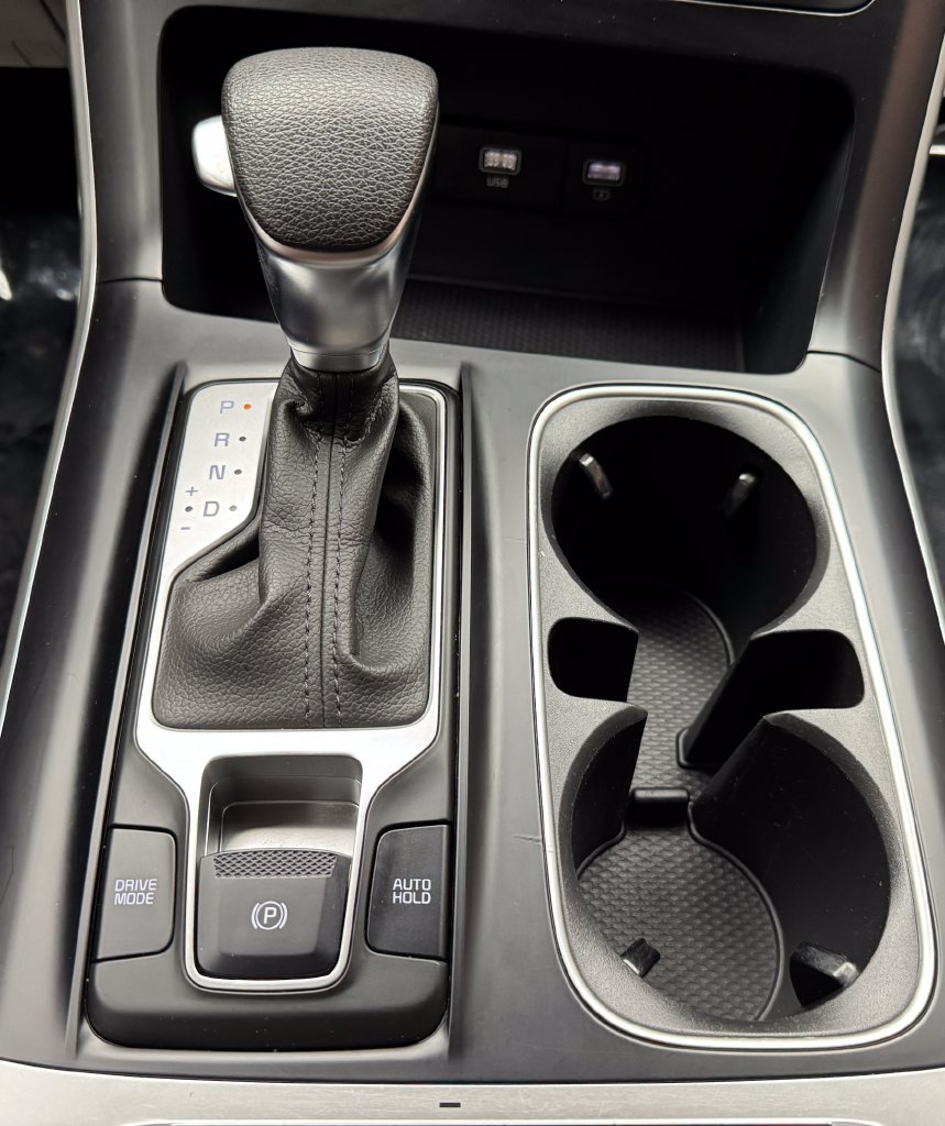 Used 2024 Kia Carnival LX FWD image 21