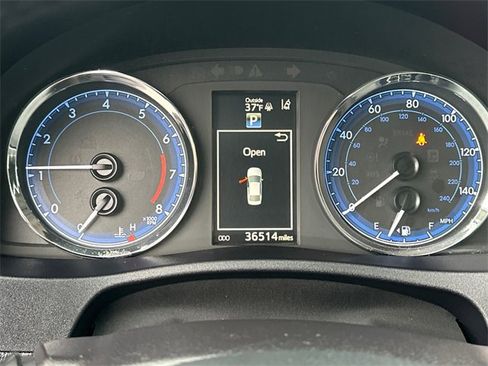 Used 2018 Toyota Corolla SE image 21