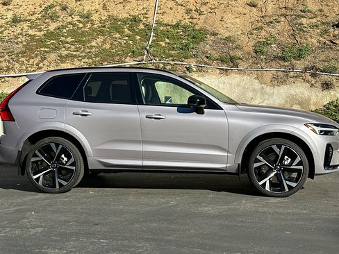 New 2026 Volvo XC60 B5 Ultra image 4