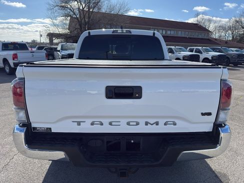 Used 2022 Toyota Tacoma TRD Off-Road image 6