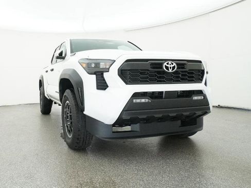 Certified 2025 Toyota Tacoma TRD Off-Road w/ TRD Off Road Upgrade Package image 31