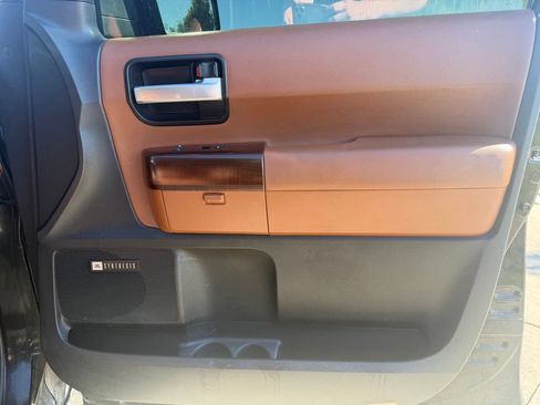 Used 2016 Toyota Sequoia Platinum AWD/4WD image 28