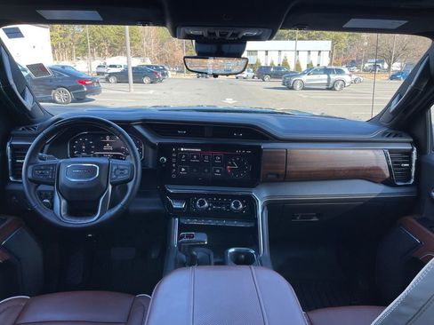 Used 2025 GMC Sierra 1500 Denali Ultimate AWD/4WD image 8