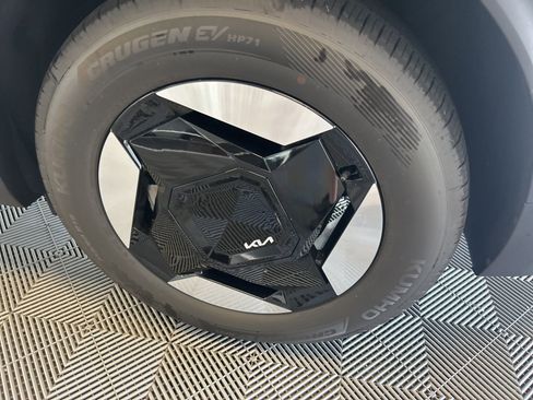 New 2026 Kia EV9 Wind image 8