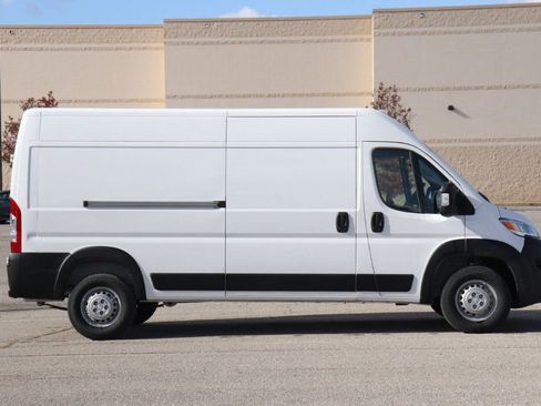 Used 2024 RAM ProMaster 2500 FWD image 8