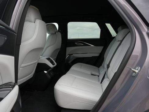 Certified 2024 Cadillac Lyriq Luxury AWD/4WD image 20