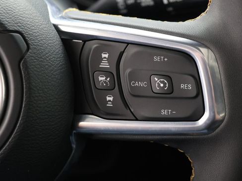 Used 2024 Jeep Wrangler Unlimited Sahara AWD/4WD image 20