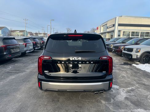 New 2025 Kia Telluride S image 6