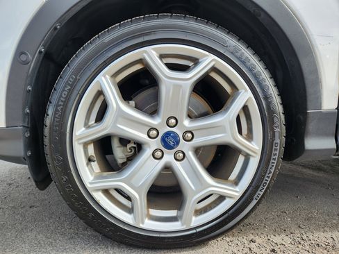 Used 2019 Ford Escape Titanium image 25