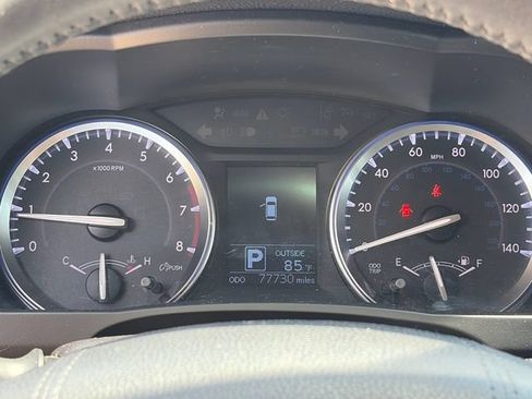 Used 2016 Toyota Highlander Plus FWD image 25