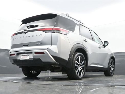 Used 2024 Nissan Pathfinder Platinum w/ Cargo Package image 28