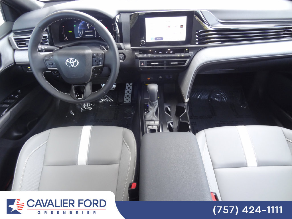 Used 2025 Toyota Camry SE FWD image 12